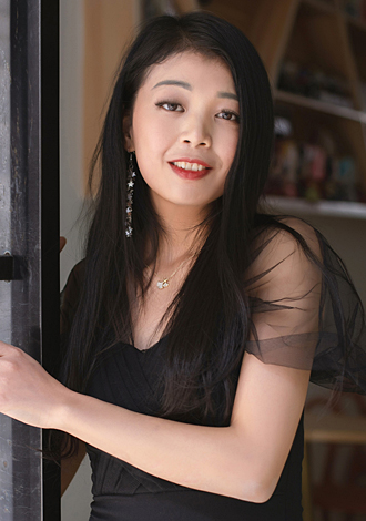 Gorgeous member profiles: China member Jingxin from Liuzhou