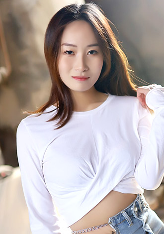 Date the member of your dreams: Bing Bing from Zhengzhou, Asian member for romantic companionship