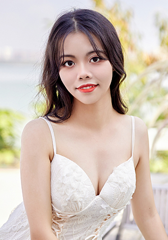 Gorgeous member profiles: caring China member Yue jiao from Liuzhou